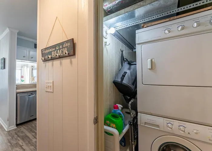 Charming Ocean-View Condo At Ocean Pier 3